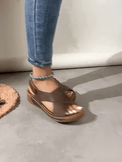 ⏰️¡No te pierdas nuestro 50% de descuento! ✅ Sandalias de alta calidad 🦶 Nuevo modelo de verano: impermeables y antideslizantes 🔴 ligeras y elegantes, adecuadas para cualquier ocasión.